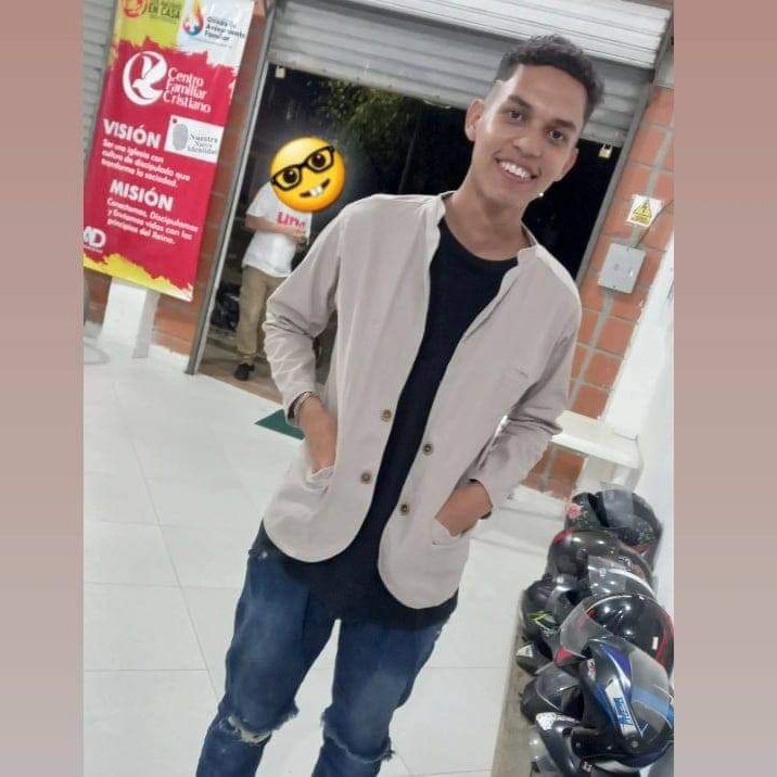 stevenalianmor1's tweet photo. #NuevaFotoDePerfil https://t.co/VcOBIp7fct