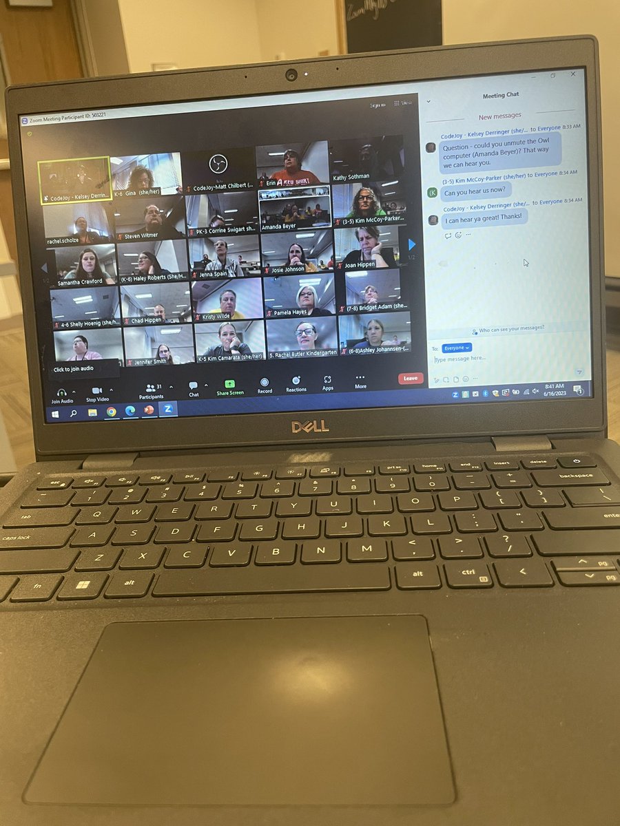 GinaBeckMiller's tweet photo. @BelPlaineCSD @IowaCSTA @DLGWAEA @csteachersorg @birdbraintech @CodeJoyEdu #cs4iowa HUMMINGBIRD ROBOTICS DAY!! https://t.co/9HY95Asx7x