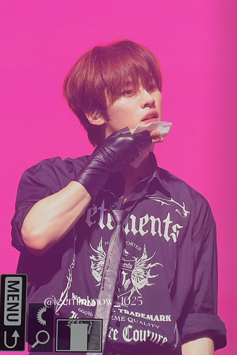 leeminknow_1025's tweet photo. 230616 롯데패밀리 콘서트

#STRAYKIDS  #LEEKNOW 
#스트레이키즈  #리노 https://t.co/fZLcZW5JkK
