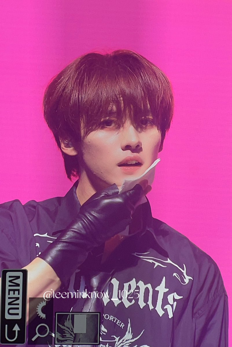 leeminknow_1025's tweet photo. 230616 롯데패밀리 콘서트

#STRAYKIDS  #LEEKNOW 
#스트레이키즈  #리노 https://t.co/fZLcZW5JkK