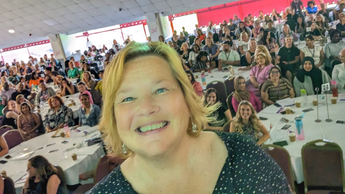 WRight4Children's tweet photo. Can a Friday get much better than this... over 400 staff have come together to reflect on practice and celebrate the daily contributions they make to improve outcomes for children! #Walsall  #WR4C #FridayFeeling https://t.co/FWJbP9jHsY