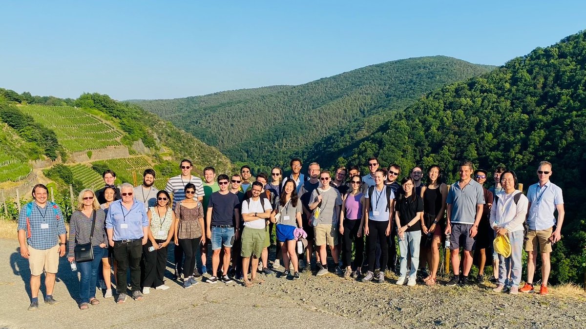 An intense and inspiring #SSBE2023 week with amazing lecturers and highly motivated students comes to a close.🏁
But, of course, it wasn't all work and no play! Our participants also enjoyed a guided tour along the sunny Red Wine Trail, winding through the Ahr Valley vineyards.🌞