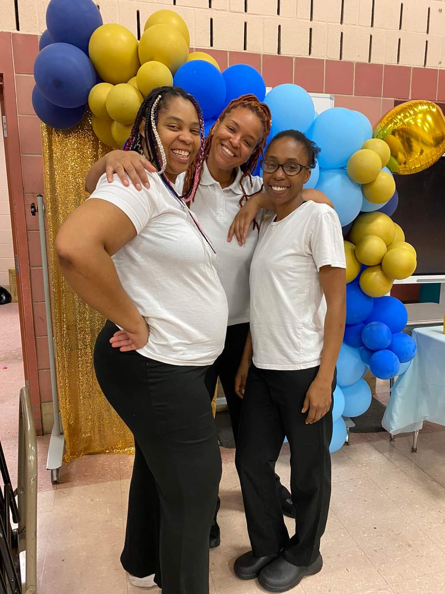 When it comes to the tireless, thankless job of serving hundreds, of children lunch every day at school. Nobody deserves more respect than school cafeteria workers.

#bradburyheights #BHES #BHESPTOSQUAD #PGCPSProud #PGCPS #TeamPGCPS