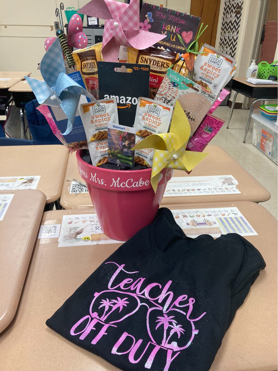 CabeMrs's tweet photo. Thank you very much to the Class of 2023 students and parents. It's been a great year... my LAST year!  Thank you to all of the students and the families I've had the pleasure to get to know over the past 38 years of my teaching career.  This teacher is "Off Duty" forever! https://t.co/CnhCWv1wFD