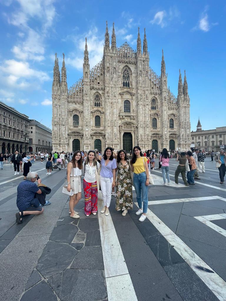 anacunha95's tweet photo. #ERA23 would not be the same without my amazing Nephro Girls! 
#kidneygirls #womaninnephrology https://t.co/B1s21fQHon