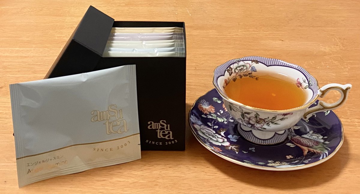 夜のお茶☕️
アムシュティー  エンジェルジャスミン👼

先日ティールームKIKIさんで購入したアムシュティーです🫖
KIKIさんで飲める10種類の個性的なお茶のティーバッグの詰め合わせです💕