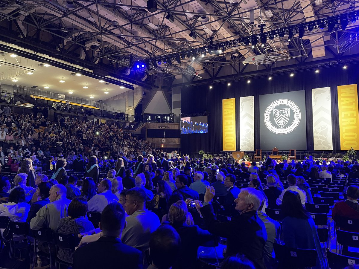 Our incredible @WaterlooSci graduates making their way to their seats for convocation. 

You made it, be #UWaterlooProud! 

#UWaterlooGrad 🎓🖤💛