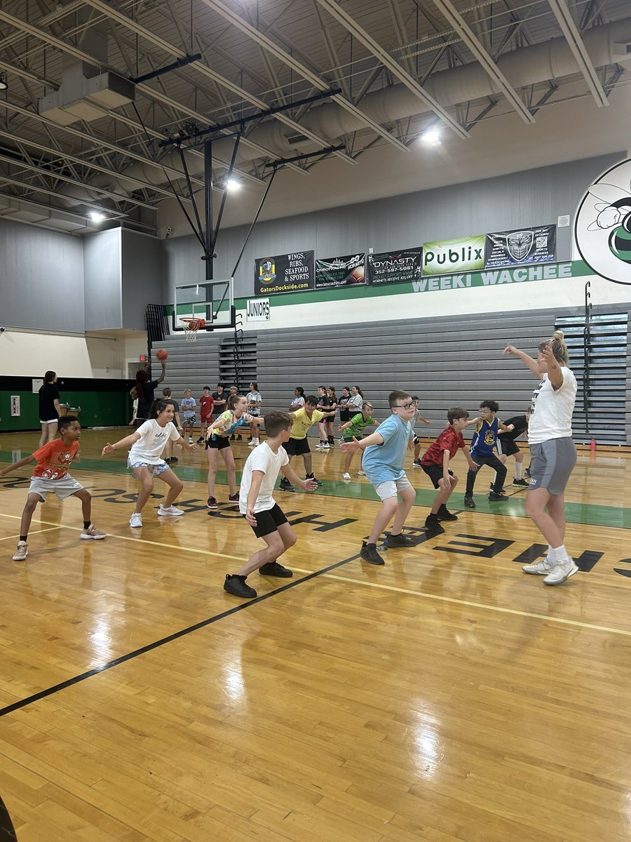 WWHSGIRLSBB's tweet photo. Another phenomenal Youth Summer Basketball Camp done here at the Nest! Can’t wait to see what the future holds for these young hoppers!! 🏀 💪 #WeBuiltDifferent #CommunityOfOne https://t.co/sAVSNAOros