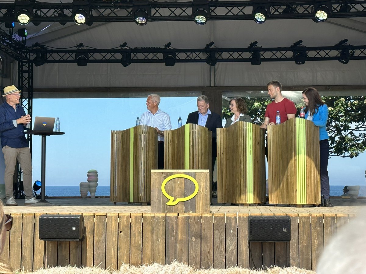 NiinaAagaard's tweet photo. En ny nordisk tidsalder på Hovedscenen #folkemøde #norden #sammen #nrpol https://t.co/UQLs3WdZCW