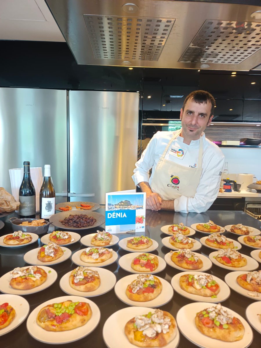 GVAturisme's tweet image. 🍽️¡El #DíaMundialdelaTapa en el Lyon Street Food Festival, en Francia, sabe a Dénia!

😋Así han disfrutado de la gastronomía de La Marina Altaprescriptores, periodistas y agentes