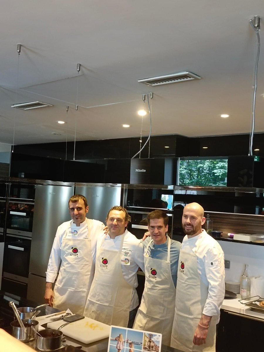 🍽️¡El #DíaMundialdelaTapa en el Lyon Street Food Festival, en Francia, sabe a Dénia!

😋Así han disfrutado de la gastronomía de La Marina Altaprescriptores, periodistas y agentes