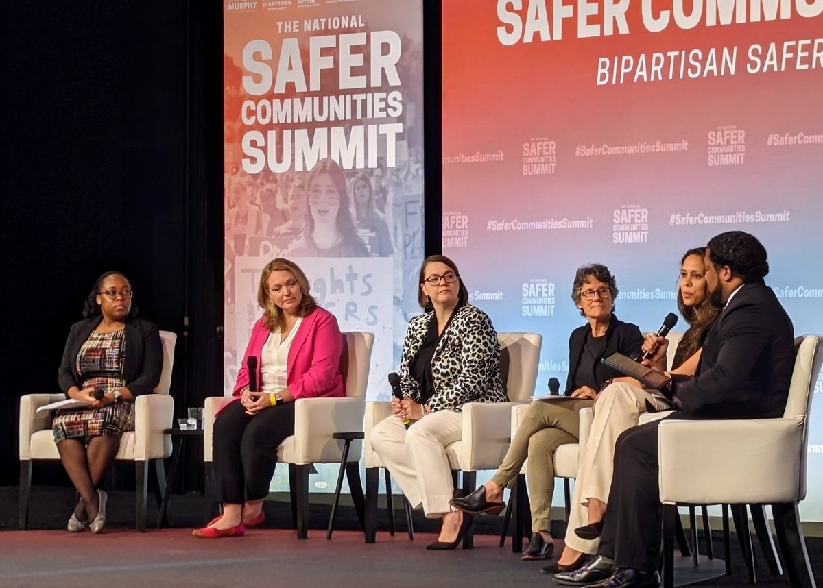 We are already seeing Bipartisan Safer Communities Act's impact on gun violence around the country. Proud to know these incredible leaders  
@AdziVokhiwa @SpenceCantrell @gregoryjackson @RocaInc @NicoleHockley @theamontanez