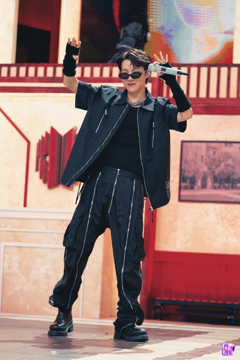 HOPEPlCS's tweet image. JUNG HOSEOK 🎤❤️‍🔥