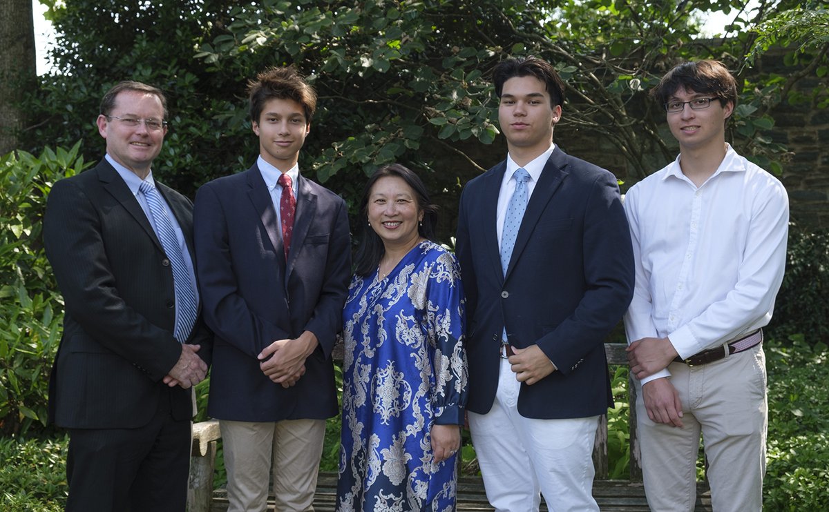 Enjoy more scenes from the 114th Commencement for the Class of 2023 on Flickr: flickr.com/photos/stalban…! #STAClassOf2023 #STAAlumni