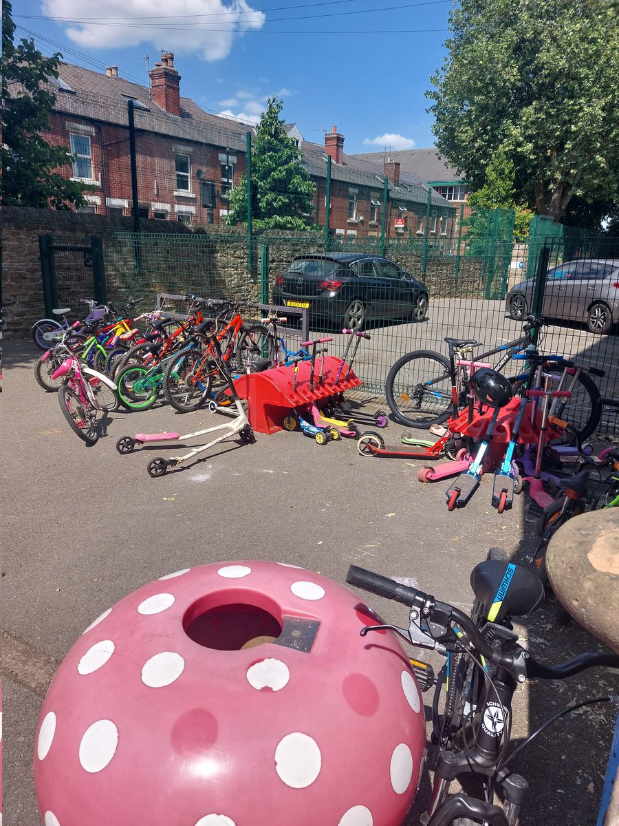portercroft's tweet photo. Today has been Friday Rideday for our #10datc & again our cycle & scooter racks are overflowing! Remember #activetravel counts as part of your 60 mins a day exercise πͺ π΄π΄ββοΈπ£ @sccactivetravel @SY_STARSAwards https://t.co/r84u2yUBQB