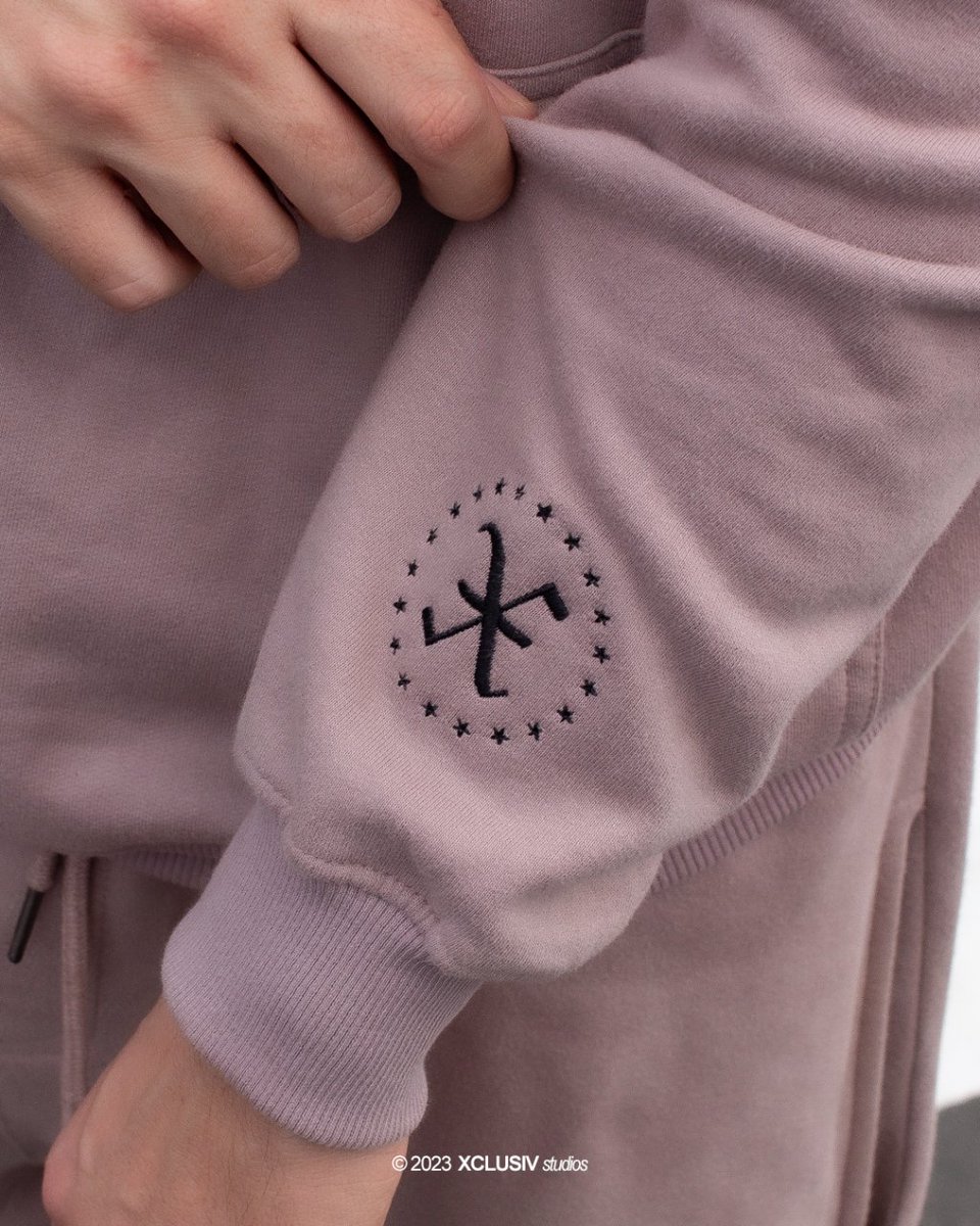 xclusivco's tweet photo. Demuestra tu estilo con nuestra XCLUSIV CEMENT VARSITY SWEATSHIRT 🏆
Con su diseño vanguardista y calidad garantizada!
📦 Envíos nacionales e internacionales
.
Todas nuestras prendas con 25% off por el #díadelpadre
#xclusiv #streetwear #xclusivlifestyle https://t.co/VChs4hj0FR