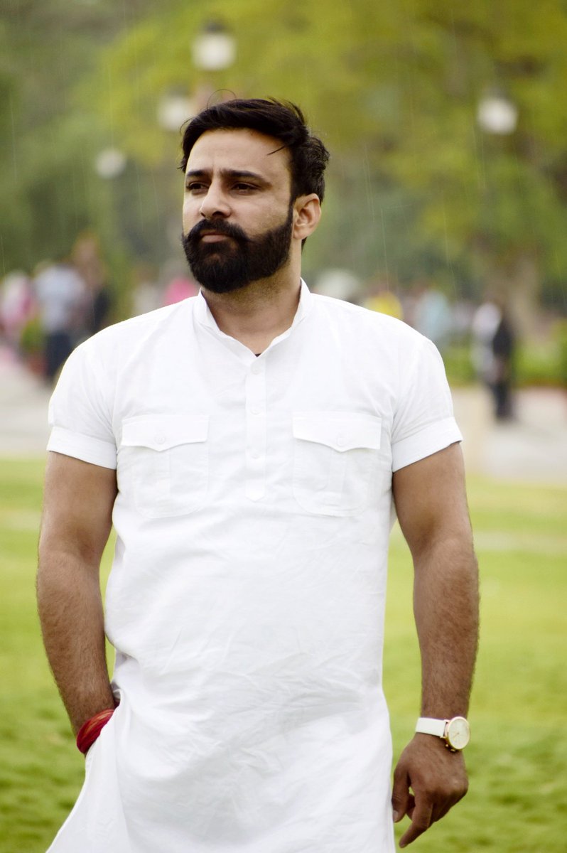 चुनौती सामने हो, तो दो रास्ते होते हैं :- 
एक, सब कुछ छोड़-छाड़ कर भाग जाओ I
दूसरा, मुकाबला करो और जीत कर दिखाओ I
#bharatBeniwal