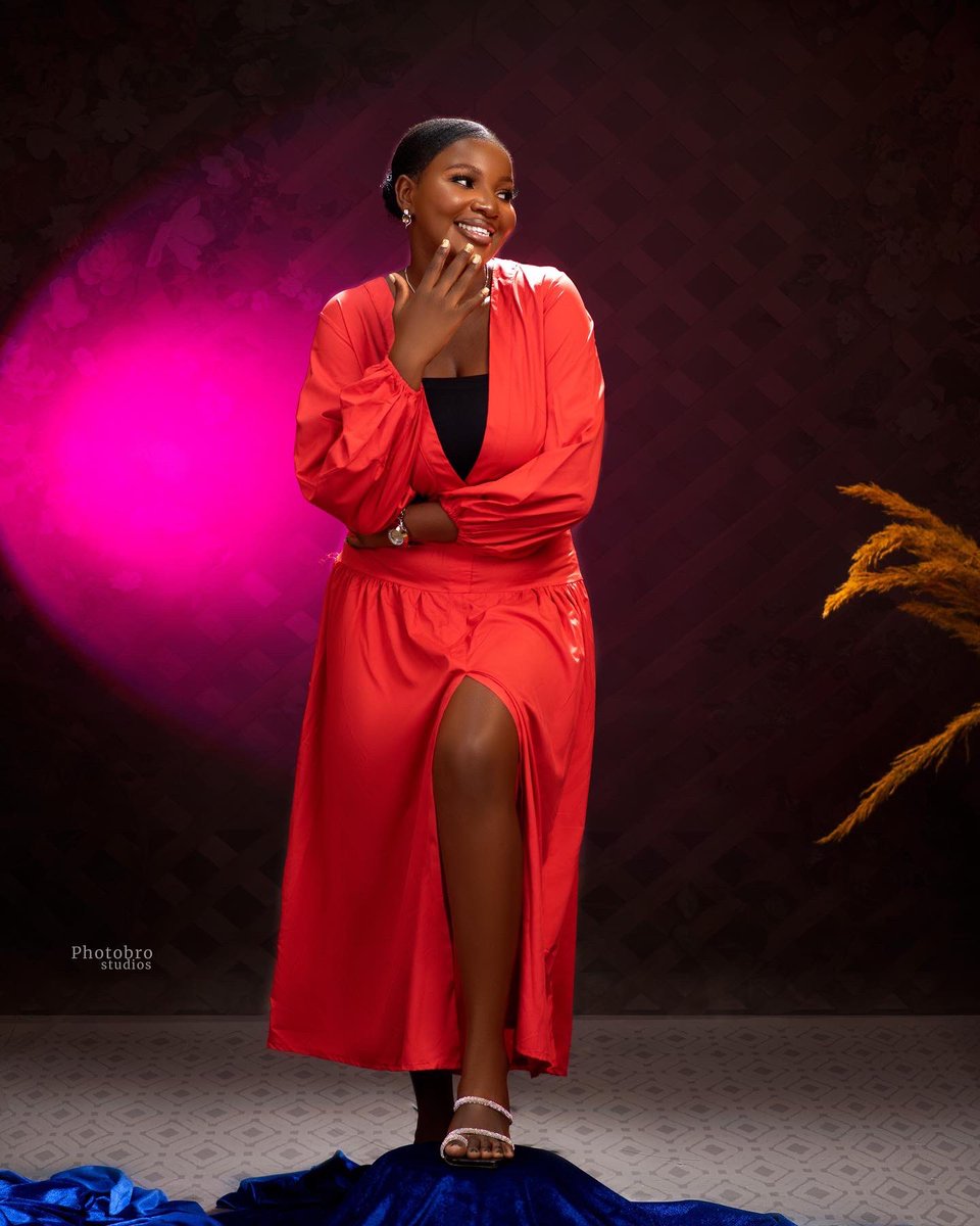 Simileoluwa__'s tweet photo. Blossoming into a woman of grace, wisdom and poise 🤍

#Junethe15th https://t.co/UtYQ26H832