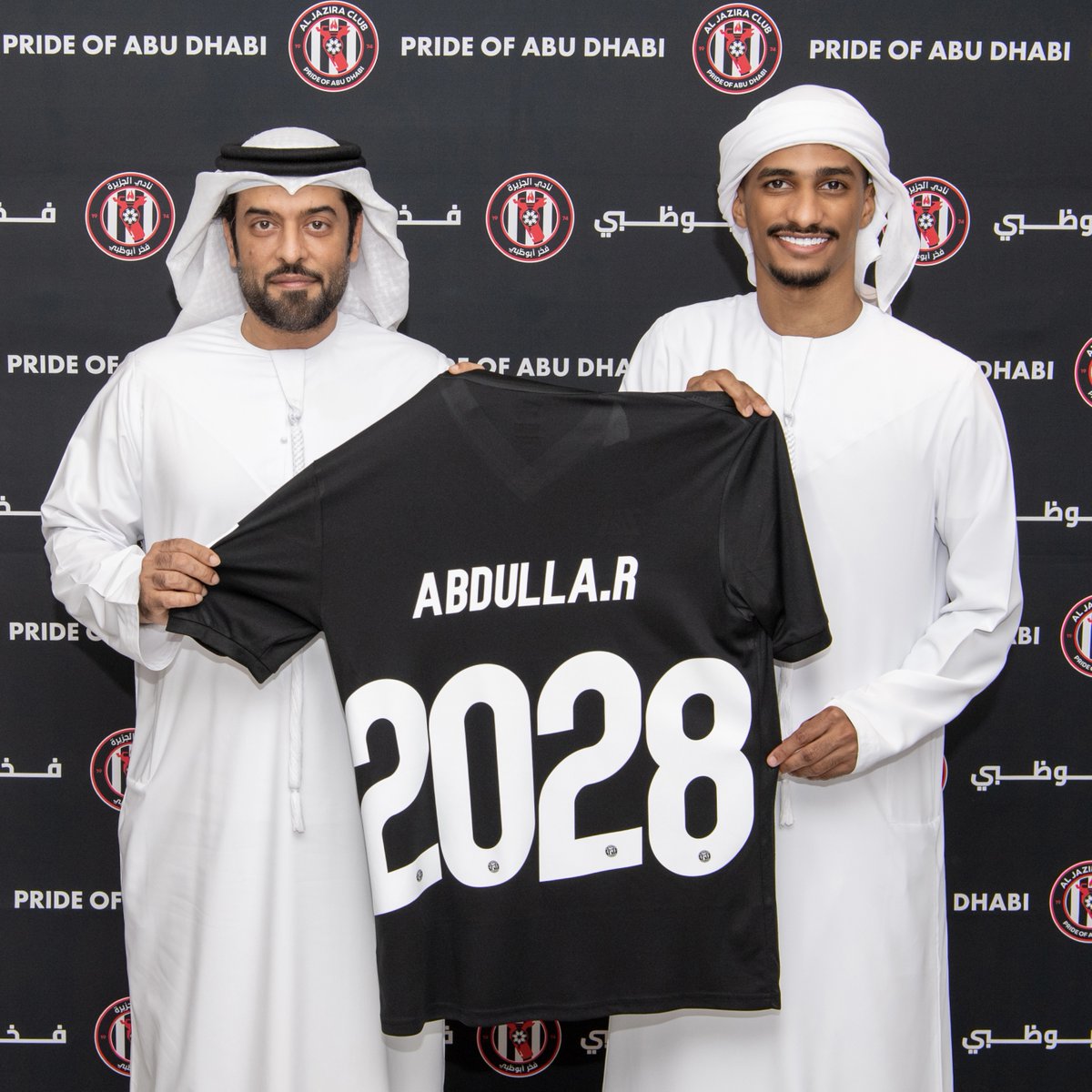 aljazirafc's tweet photo. مدفعجي الجزيرة الذي لا يتوقف 💥💯

خريج اكاديمية الفخر ونجم منتخبنا الوطني، عبد الله رمضان، يجدد عقده مع #نادي_الجزيرة حتى 2028 🤍🖤

تمنياتنا لك بالمزيد من النجاح والانجازات بقميص #فخر_ابوظبي يا عبد الله 🙌 https://t.co/UQy5bYRLm1