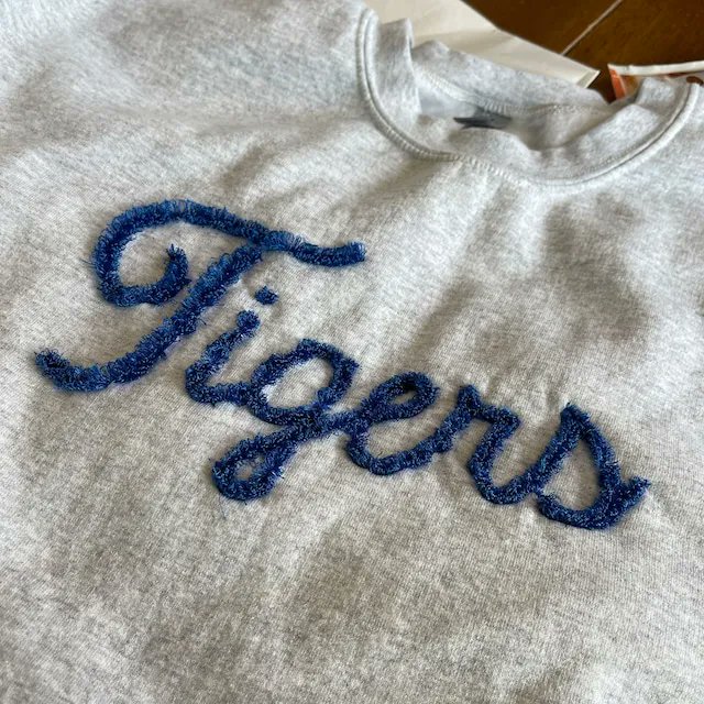 Thank you Kathie for sharing a photo of your awesome work! 
etsy.com/listing/137394… 
 
#customer #feedback #machineembroiderydesign #machineembroidery #embroidery #embroiderydesign #machinebroderie #bordado #Stickdatei #fluffy #fringhed #font #BXfont #alphabet #letters #artapli
