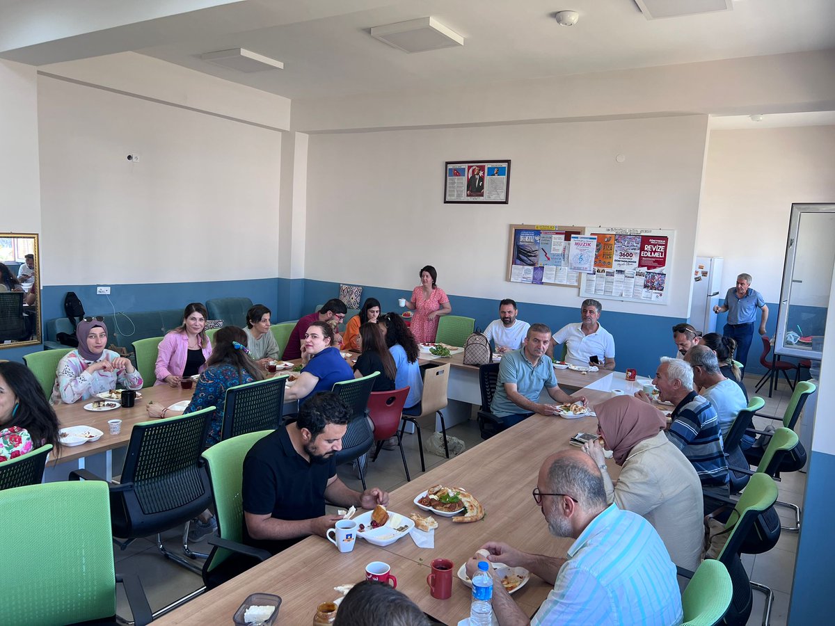 Öğretmenlerimizle kahvaltımız çok güzeldi🙏