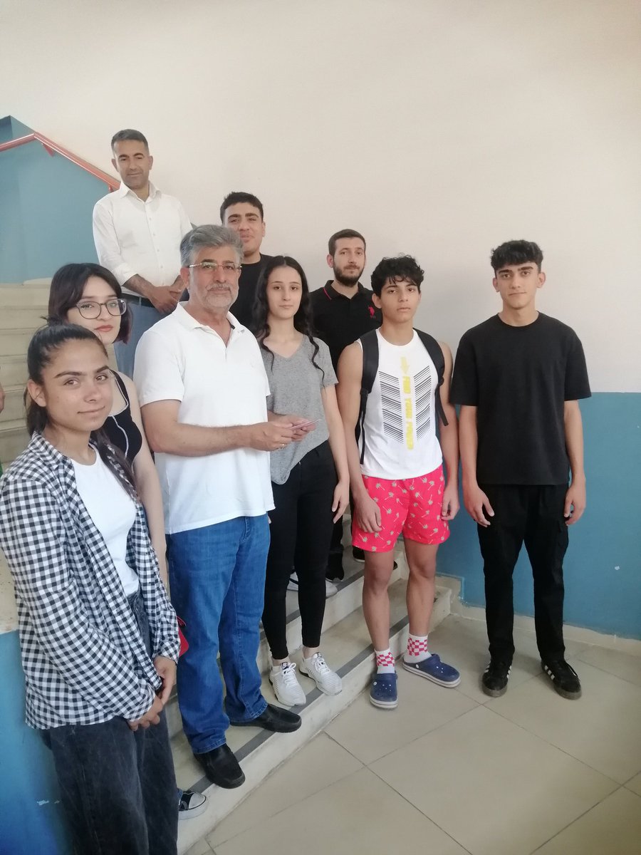 NE_AL47's tweet photo. Yıl içinde düzenlediğimiz etkinliklerde başarı gösteren öğrencilerimize hediye çeklerini verdik. Başarılarının devamını dileriz 🥇 https://t.co/XMYDF3LKha