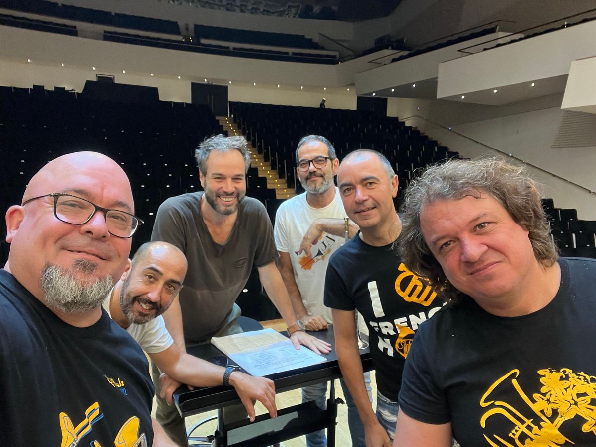 spanishbrass's tweet photo. Spanish Brass y el maestro @Josep_Vicent vuelven a juntar sus sinergias, en esta ocasión con la Orquestra de València y la obra del maestro @SalvadorBrotons Brass Quintet Concerto. El próximo jueves 22 de junio en el Teatro Principal De Valencia  No os lo perdáis❗ https://t.co/EnxHixJjDi