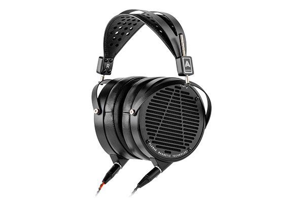 New products from Avantgarde and Vitus plus reviews of Audeze, Monitor Audio, Shunyata, and Stack - eepurl.com/itBXfA