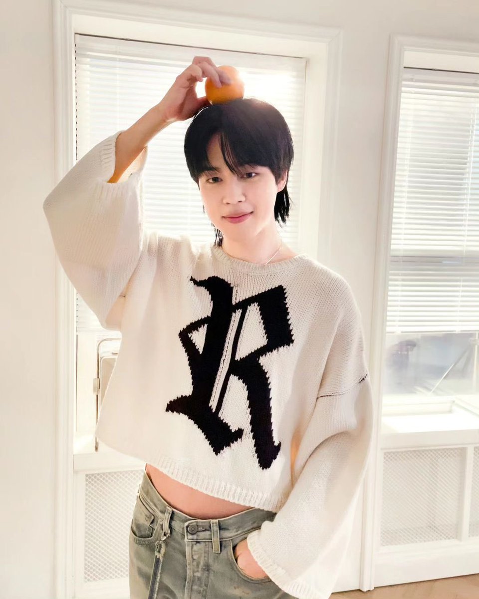 deadly_wizard02's tweet photo. #jikookau #jikookau🔞
Getting cheated on by his bf for 5 years is not something jm has seen coming and what's even more shocking is that he finds himself naked in the bed with said bf's uncle jk. https://t.co/oz8CYYPKRU