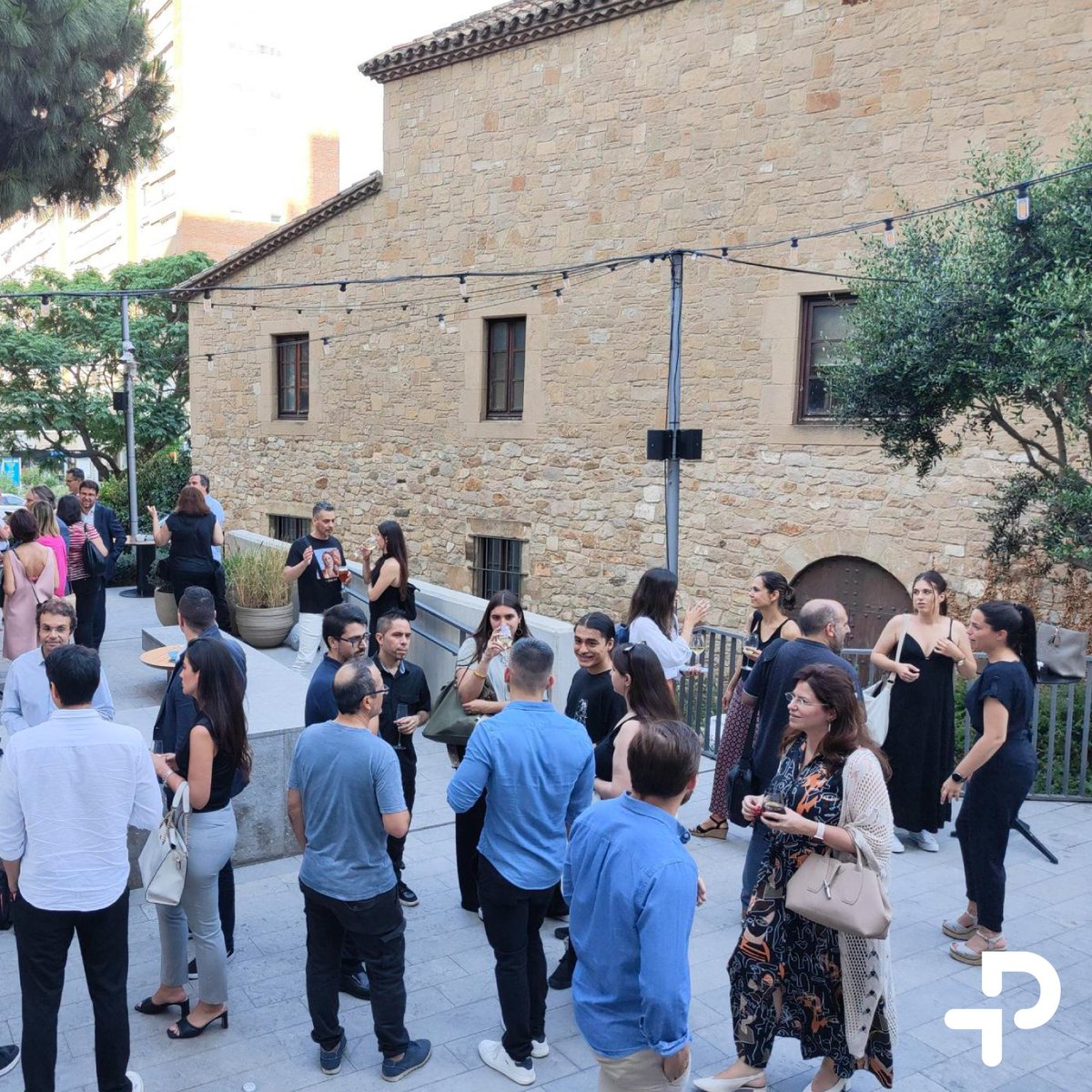 ProdwareES's tweet photo. 🙌 Ayer celebramos la #inauguración de nuestra nueva #oficina de #Prodware en #Barcelona con muchos de nuestros compañeros y clientes. Disfrutamos de una estupenda compañía en un espacio único en plena #AvenidaDiagonal, ¡gracias por acompañarnos y hacer #equipo! 😉
#BeProdware https://t.co/hc896DdBBR