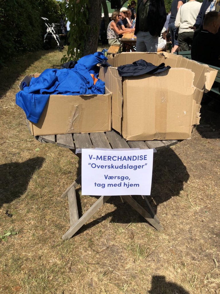 Der er gratis merch i Venstres Have - <a href="/UngemoderaterDK/">Unge Moderater</a> skal i have tanket jeres lager op igen? #FM23