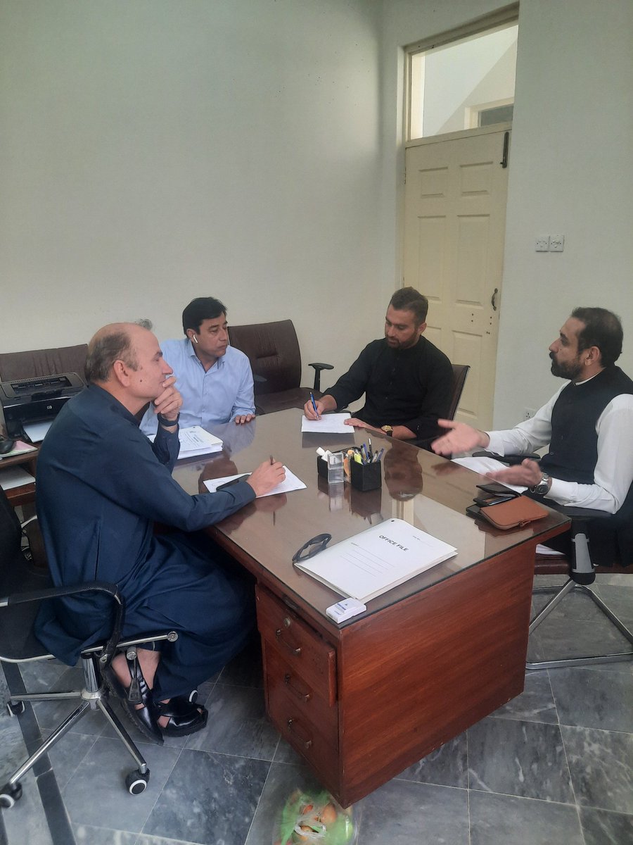 ascqau's tweet photo. Alumni related meeting at the centre with Ehsan Masood, secretary business domain team, Dr. Behramand, Dr. Munawar Hussain, Dr. Tahir Jameel, and Mohammed Kashif M.phil. https://t.co/Oy6yJXqGH8