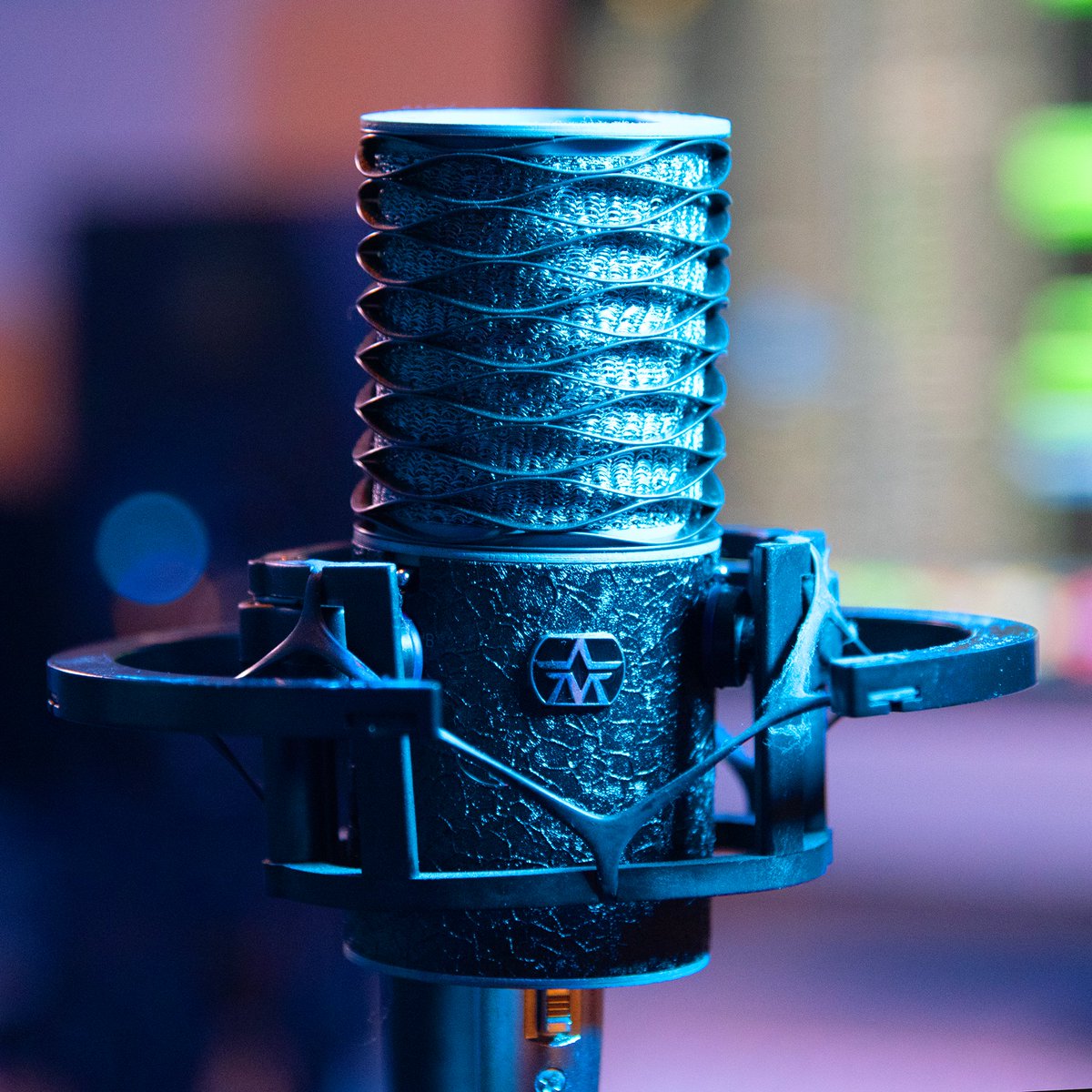 Aston_Mics's tweet photo. Curious... What's your favourite use for the Origin? π€ Let us know in the comments!
#astonoriginΒ #astonmics #recordingstudio #audiorecording https://t.co/rg8yWwnUns