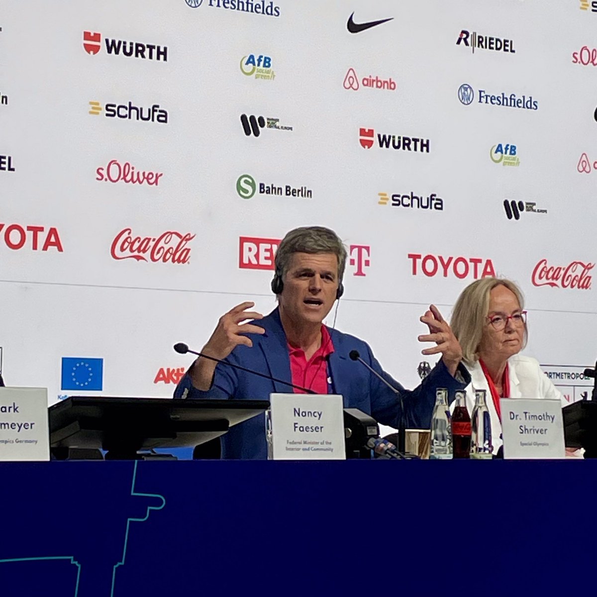 sowg_'s tweet photo. Special Olympics Chairperson Timothy Shriver appellierte bei der Auftakt PK zu den Special Olympics World Games, jetzt die Geschichten der 7000 Teilnehmer zu erzählen: „Das ist wichtig!“ https://t.co/Jh97yIIAkn