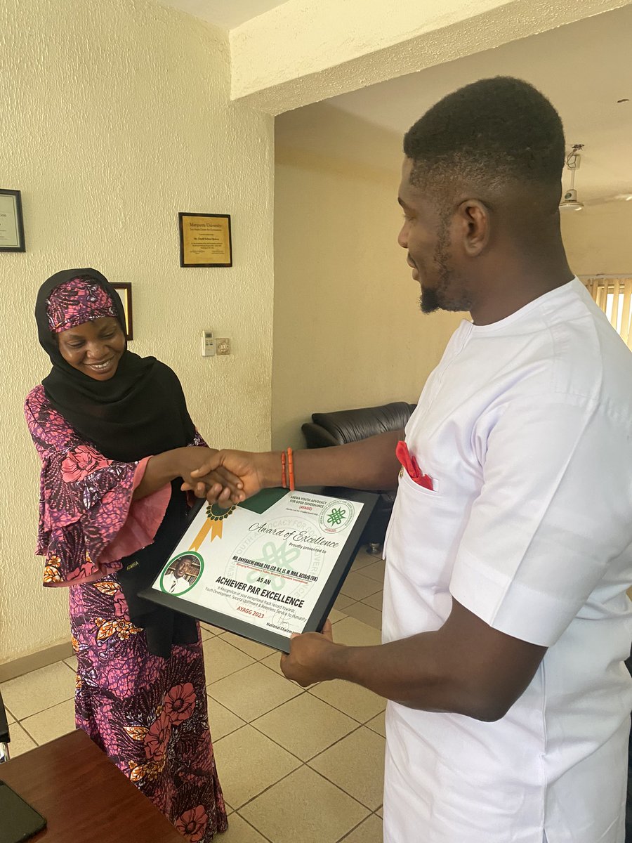 onyekachi_umah's tweet photo. Today, I was honoured by the Arewa Youth Advocacy for Good Governance with an “Award of Excellence”. I thank the delegation, the organization and its leadership. As always, I will continue to make my contributions towards legal and national development. #arewa #sabilaw https://t.co/Pz7QHLJ855