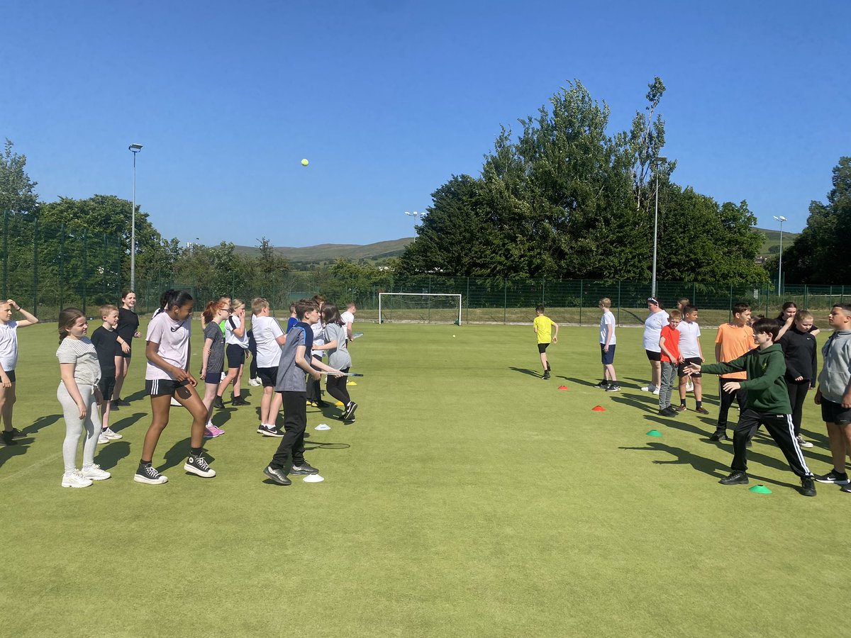 Miss Hollinger tweet media