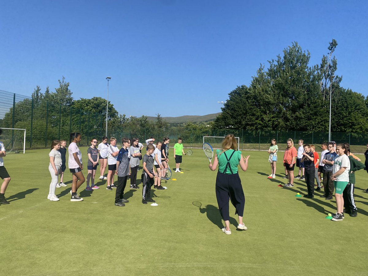 Miss Hollinger tweet media