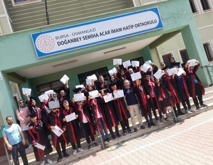 Doğanbey Semiha Acar İmam Hatip Ortaokulu (@dsaiho16) on Twitter photo Bütün öğrencilerimize, öğretmenlerimize, eğitim camiamıza iyi tatiller...
Karne dağıtım törenimiz, hatıra fotoğrafı çekimiyle sona erdi.
<a href="/tcmeb/">Millî Eğitim Bakanlığı</a> <a href="/meb_dinogretimi/">MEB Din Öğretimi Genel Müdürlüğü</a> <a href="/bursailmem16/">Bursa İl Millî Eğitim Müdürlüğü</a> <a href="/Osmangazi_MEM/">Osmangazi İlçe Milli Eğitim Müdürlüğü</a> <a href="/tcmeb/">Millî Eğitim Bakanlığı</a> <a href="/Ali_Partal/">Ali Partal</a> <a href="/SeyitAliBuyuk/">Seyit Ali Büyük</a> <a href="/GurhanCokgezer/">Gürhan Çokgezer</a>
<a href="/Misleyen16/">Mehmet İŞLEYEN</a> Bütün öğrencilerimize, öğretmenlerimize, eğitim camiamıza iyi tatiller...
Karne dağıtım törenimiz, hatıra fotoğrafı çekimiyle sona erdi.
<a href="/tcmeb/">Millî Eğitim Bakanlığı</a> <a href="/meb_dinogretimi/">MEB Din Öğretimi Genel Müdürlüğü</a> <a href="/bursailmem16/">Bursa İl Millî Eğitim Müdürlüğü</a> <a href="/Osmangazi_MEM/">Osmangazi İlçe Milli Eğitim Müdürlüğü</a> <a href="/tcmeb/">Millî Eğitim Bakanlığı</a> <a href="/Ali_Partal/">Ali Partal</a> <a href="/SeyitAliBuyuk/">Seyit Ali Büyük</a> <a href="/GurhanCokgezer/">Gürhan Çokgezer</a>
<a href="/Misleyen16/">Mehmet İŞLEYEN</a>