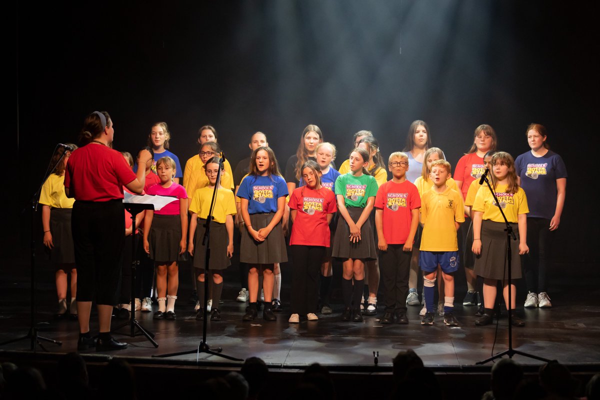 StBedesMiddle's tweet photo. 26 talented pupils performed at the Palace Theatre in Redditch as part of the School’s Gotta Sing concert. St Bede's pupils closed the show with 'When I Grow Up', 'Life’s a Happy Song' and 'Blinded by Your Grace'. MAC Concert next, in Stratford-see link:
https://t.co/59PpzehsPx https://t.co/7ddSIuKRtv