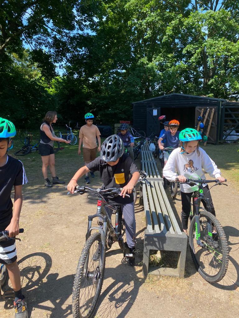CampionClassE1's tweet photo. Bike riding action @StAnnesgaCPS https://t.co/RPixc9Z2Rn