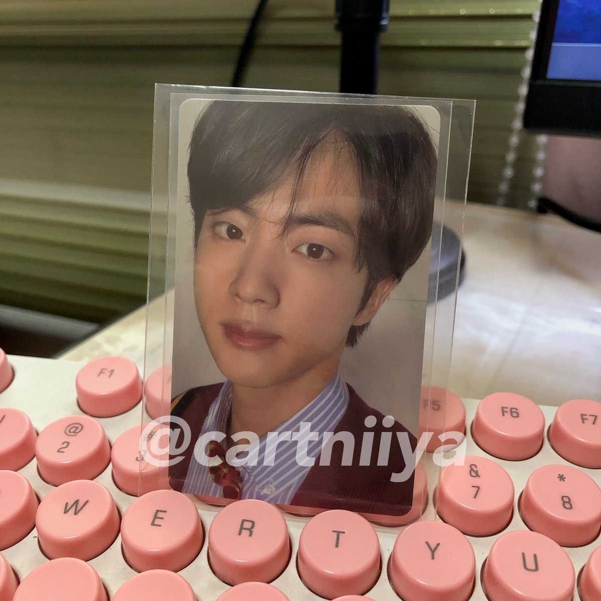 cartniiya's tweet photo. ꒰ wts lfb ph onhand ꒱

╰ jin mots7 ver. 2, 3, &amp; 4 pc

✿ P450 each + sf (slightly negotiable)
✿ all 10/10 mint condi and onhand
✿ mop: gcash, payo
✿ mod: ggx 

📍 Cavite

🏷️ bts decluttering help rt kpop joon namjoon jin jhope suga yoongi seokjin hobi mots7 mots wtb lfs https://t.co/AOspWDIeX3