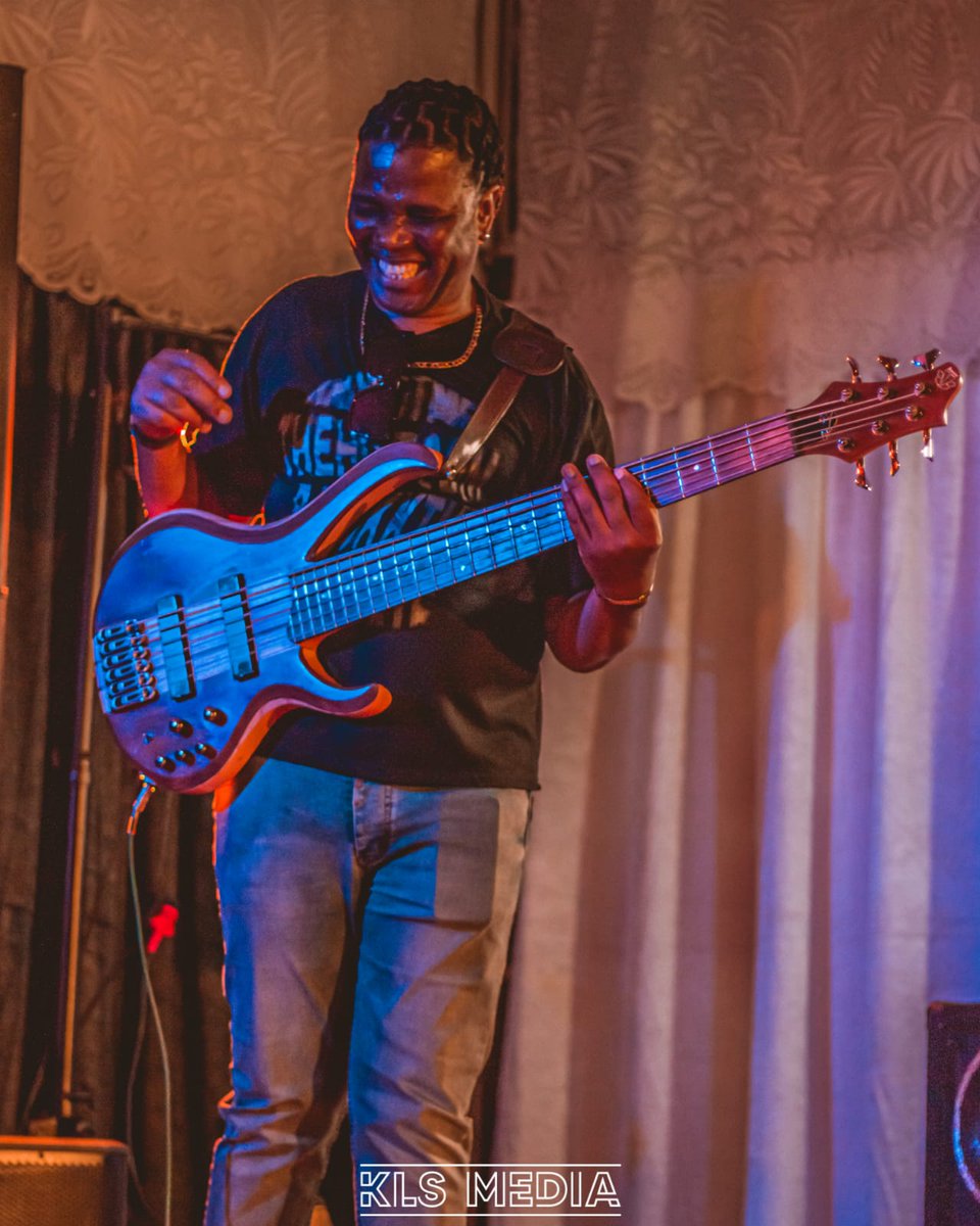 Hey guys. Please help us wish Jabu a happy birthday today. Thank you for your humble and gifted spirit

#thevanandnashwhatwhatband 
#17060steps 
#jabu 
#happybirthday 
#indiemusic 
#indieband 
#indieartist 
#proudlysouthafrican 
#newreels 
#viral