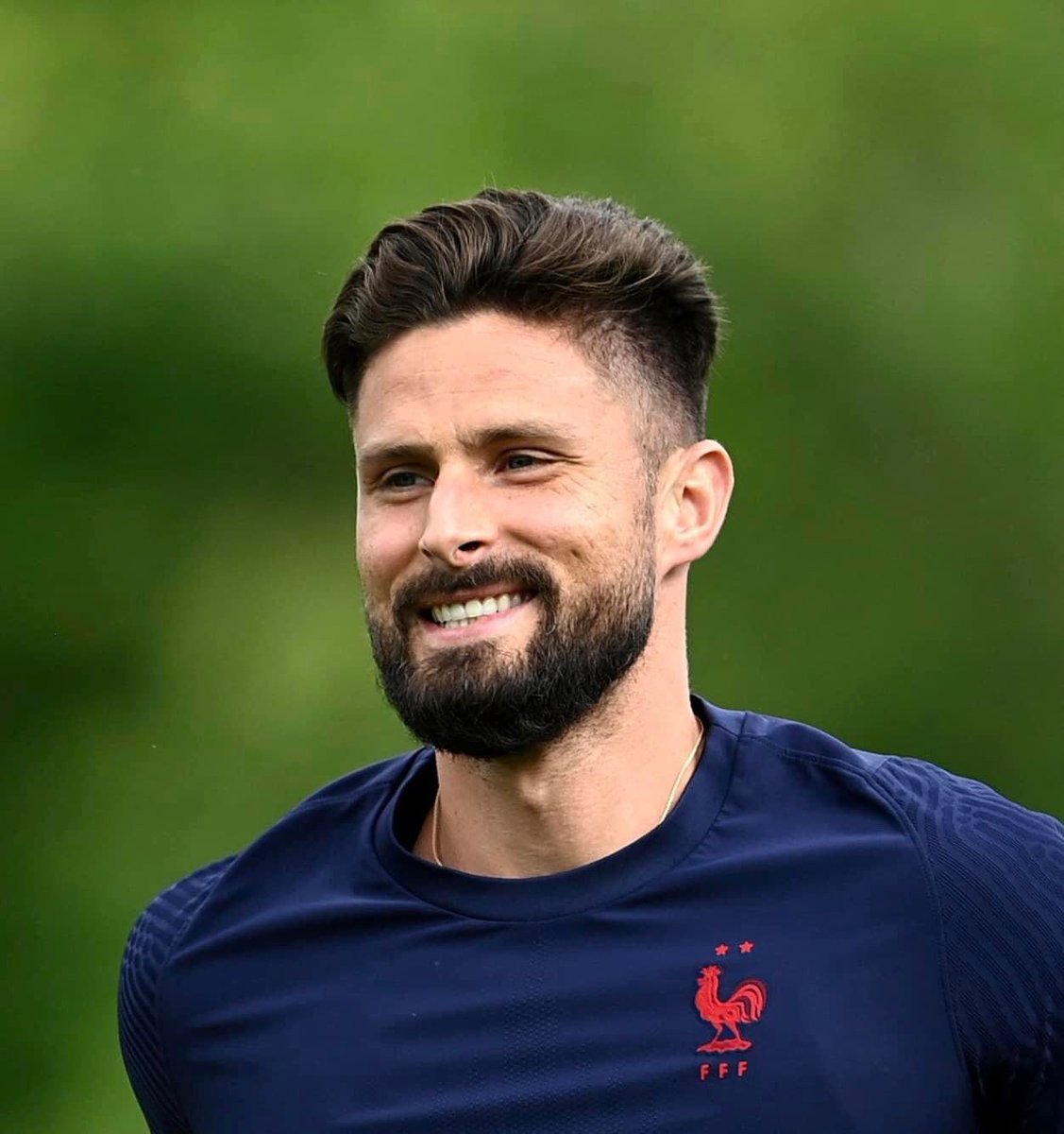 JoolHay's tweet photo. Olivier Giroud témoigne de son soutien aux arméniens d'Artsakh – maintenus en état de siège depuis 6+ mois – en proposant le maillot qu'il portait face à l'Angleterre en ¼ du Mondial 2022 aux enchères, au profit de l'ONG 'Espoir pour l'Arménie'. 

🇦🇲🫶🏼🇫🇷
Merci @_OlivierGiroud_ https://t.co/6RZ4O555oR