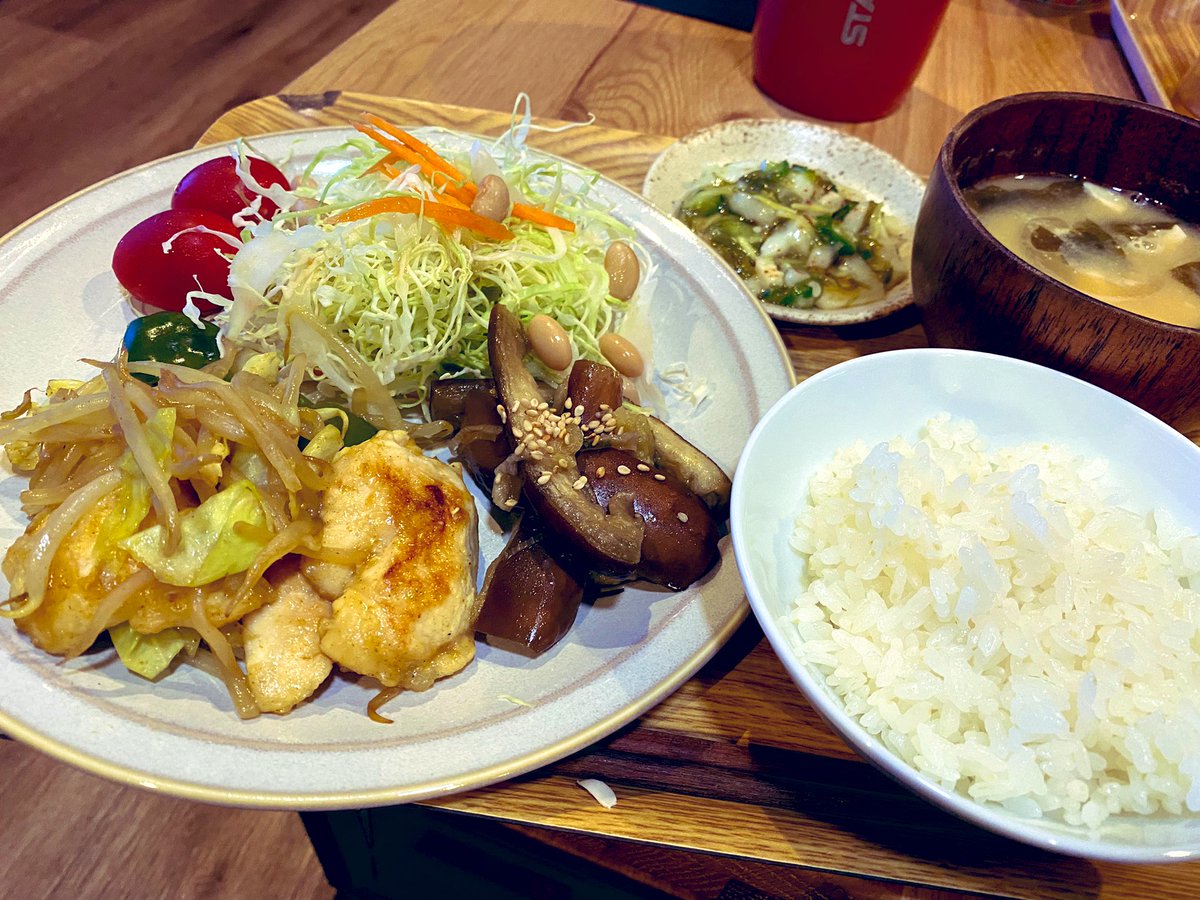 下処理ばっちりでぷりぷり美味しい鶏胸肉のカレー炒め😋✨

#晩ごはん
#鶏むね肉
