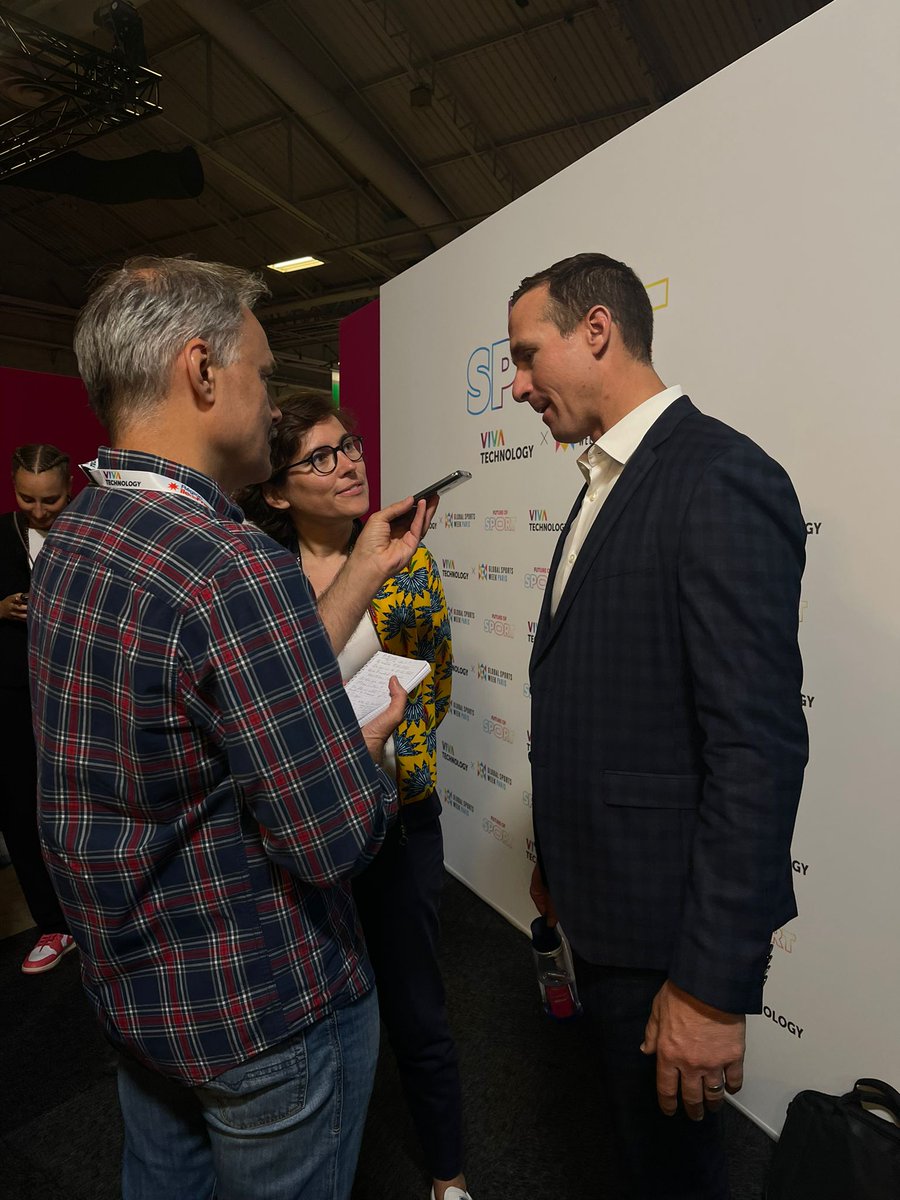 comoveragency's tweet photo. #ComOver en mode #Relationmédias avec @lequipe sur l'évènement #FutureOfSport @GSWParis 
🎙️Interview de @drewbrees et @pierretrochet à la suite de leur prise de parole #onstage sur la collaboration innovante entre la ligue @NFL et la fédération @IFAFMedia #interview #event 🏈 https://t.co/5qzhnrMdrV