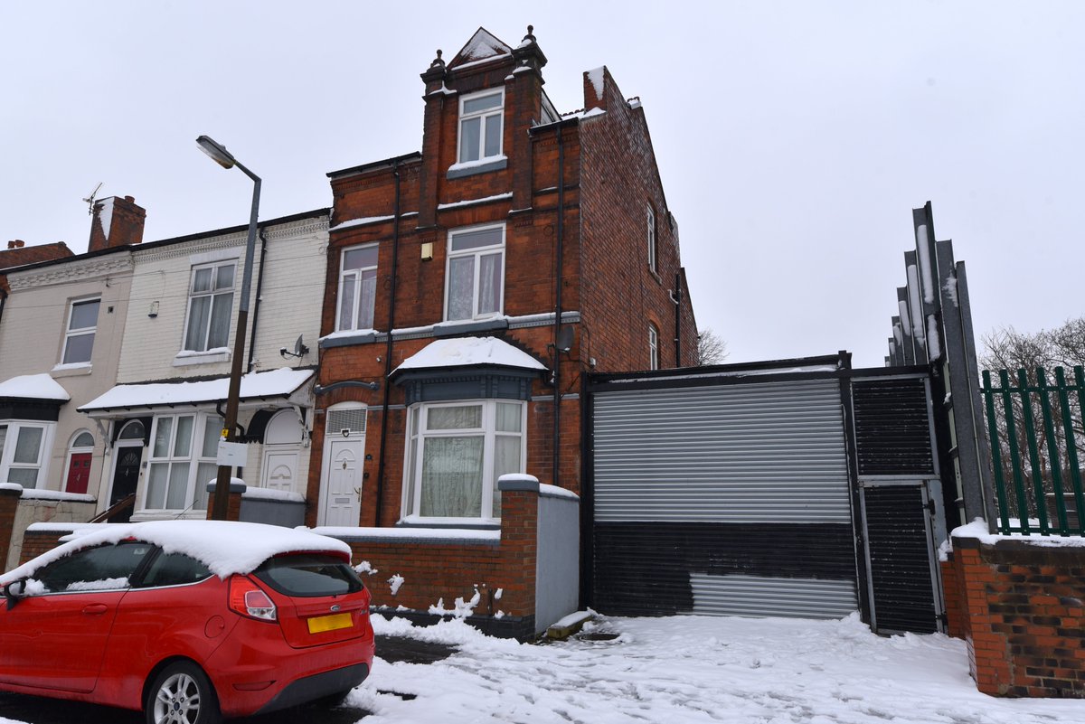 EnglandsEstates's tweet photo. A plot with huge potential: This property on St Matthews Road, Smethwick, is for sale with Englands Estate Agents.

It has massive HMO potential and a huge superhospital 🏥🏥🏥 is due to open next year a few hundred meters away.

Call us now 0121 427 1974
WhatsApp 07309 894 103 https://t.co/vdyPWFtn9b