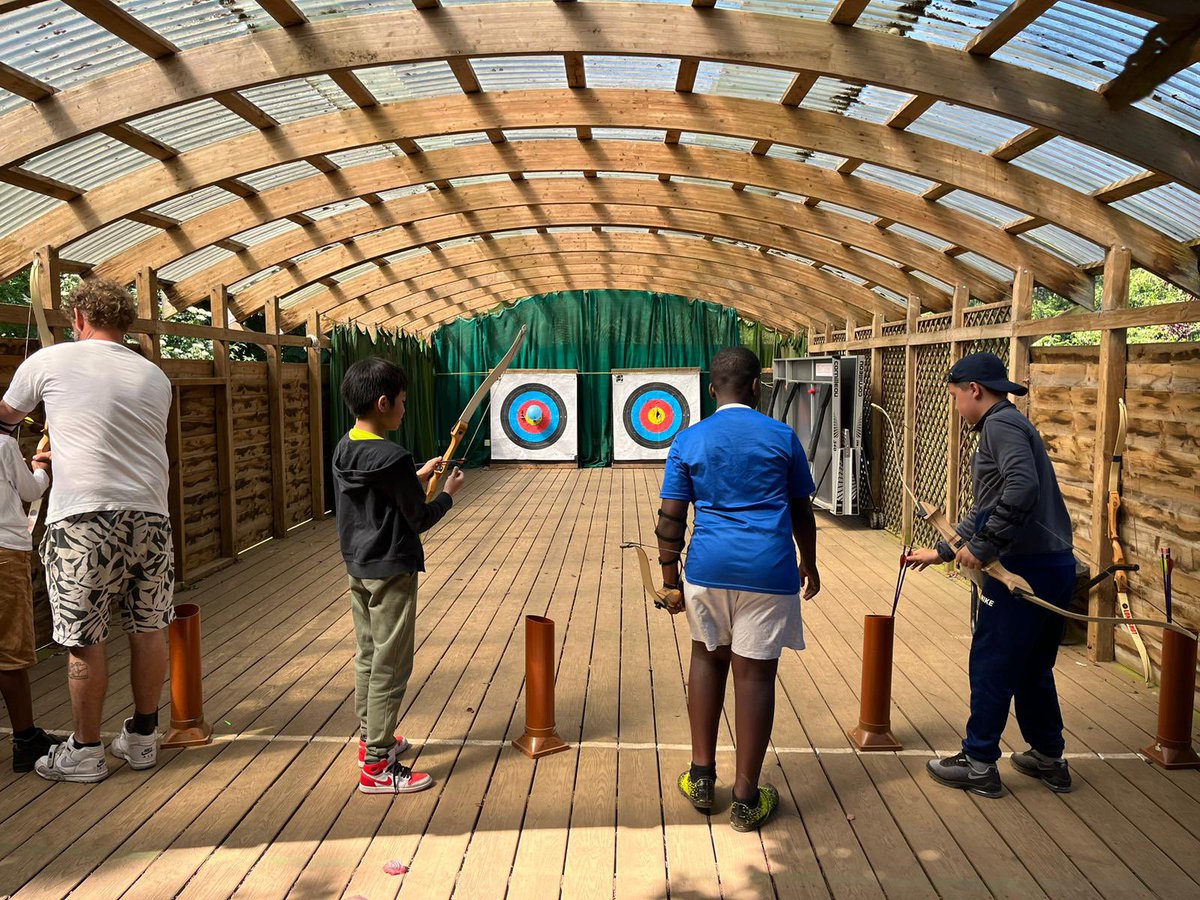 CampionClassE1's tweet photo. Many of the children are keen to continue with their archery skills @StAnnesgaCPS https://t.co/78OFvyEbX0