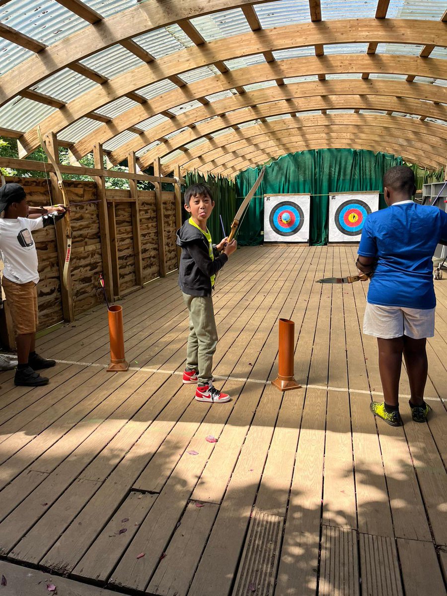 CampionClassE1's tweet photo. Many of the children are keen to continue with their archery skills @StAnnesgaCPS https://t.co/78OFvyEbX0