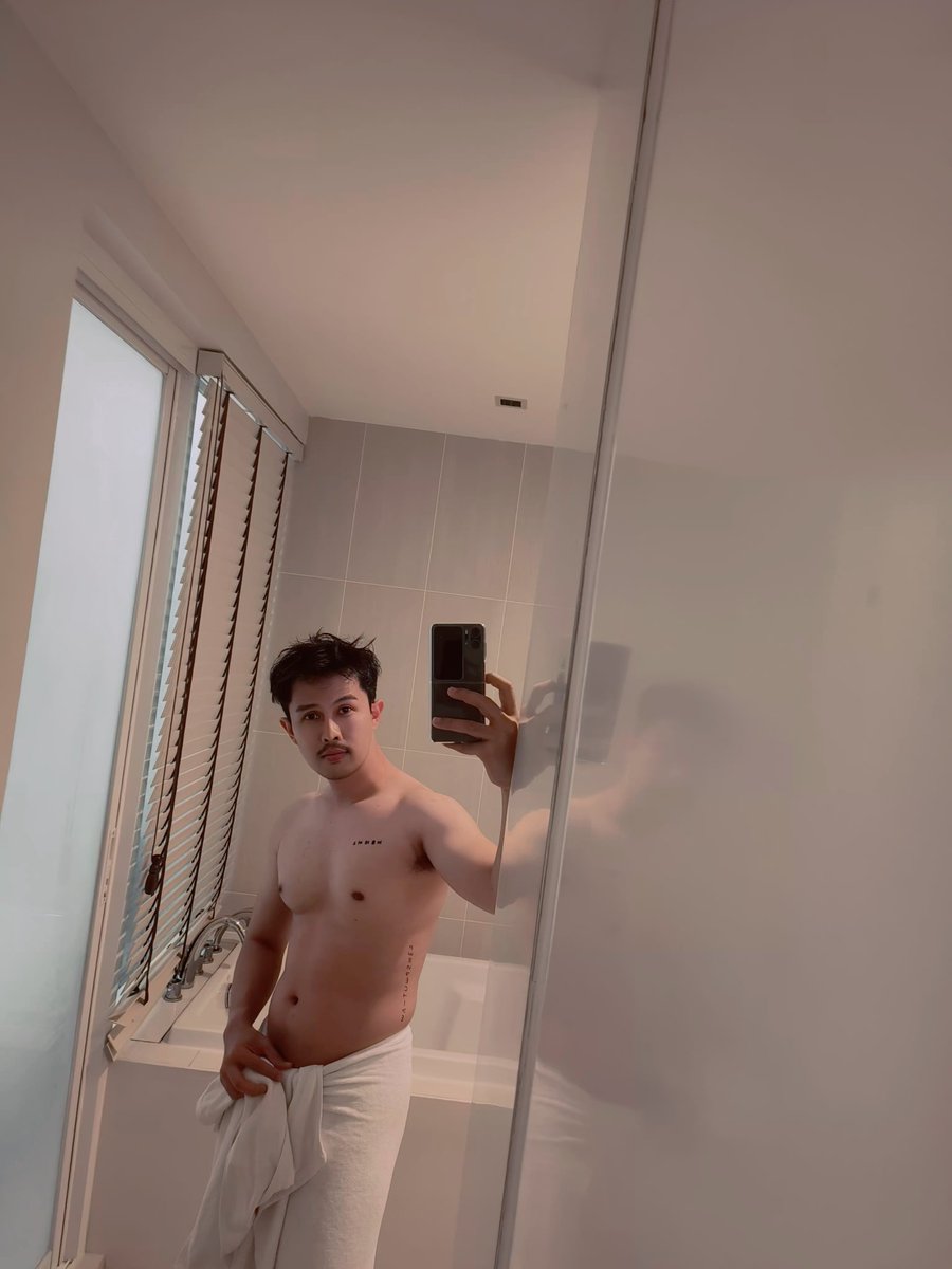 Yo_Kanakorn's tweet photo. มีแฟนก็ยังมาอ่อย
แสดงว่าแฟนไม่อร่อยใช่ปะ 😂 https://t.co/b4lZUGBIvI
