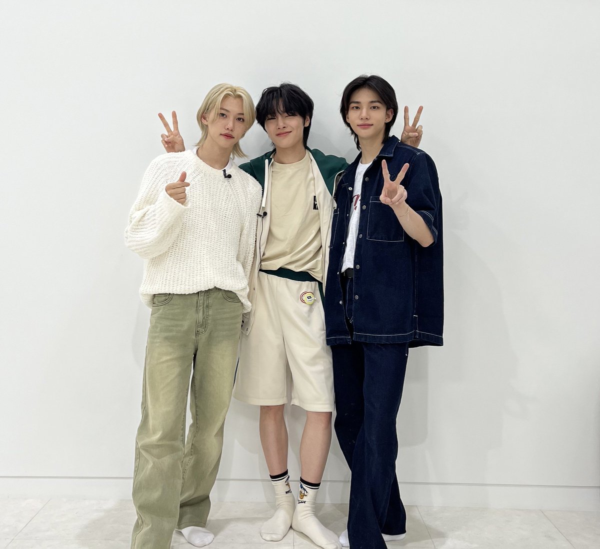 Stray_Kids's tweet image. [SKZ-BEHIND📸] 

초보 삼촌들의 슼즈로운 육아 생활🍼💦

youtu.be/j6GffzCOLSg

#StrayKids #스트레이키즈
#현진 #Hyunjin
#필릭스 #Felix
#아이엔 #I_N 
#5_STAR
#특 #S_Class
#아이클라우드 #슈돌 
#YouMakeStrayKidsStay